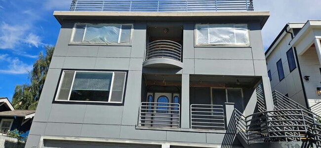 Photo - 5106 Green Lake Way N