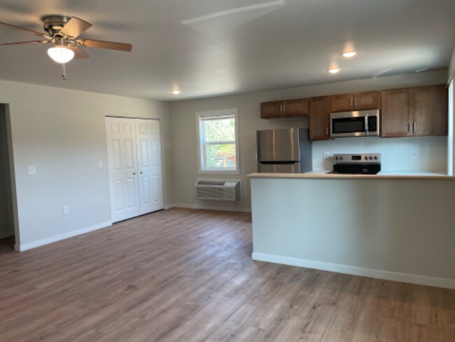 Photo - 1040 W 2nd St Unit 2D