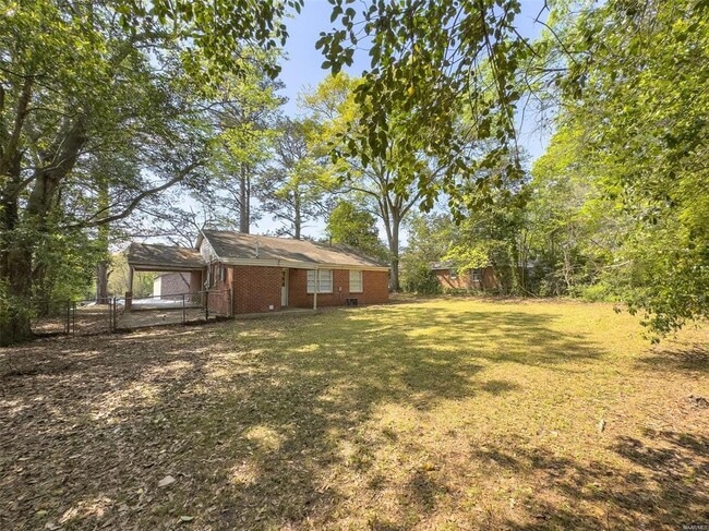 Photo - 815 Perry Hill Rd