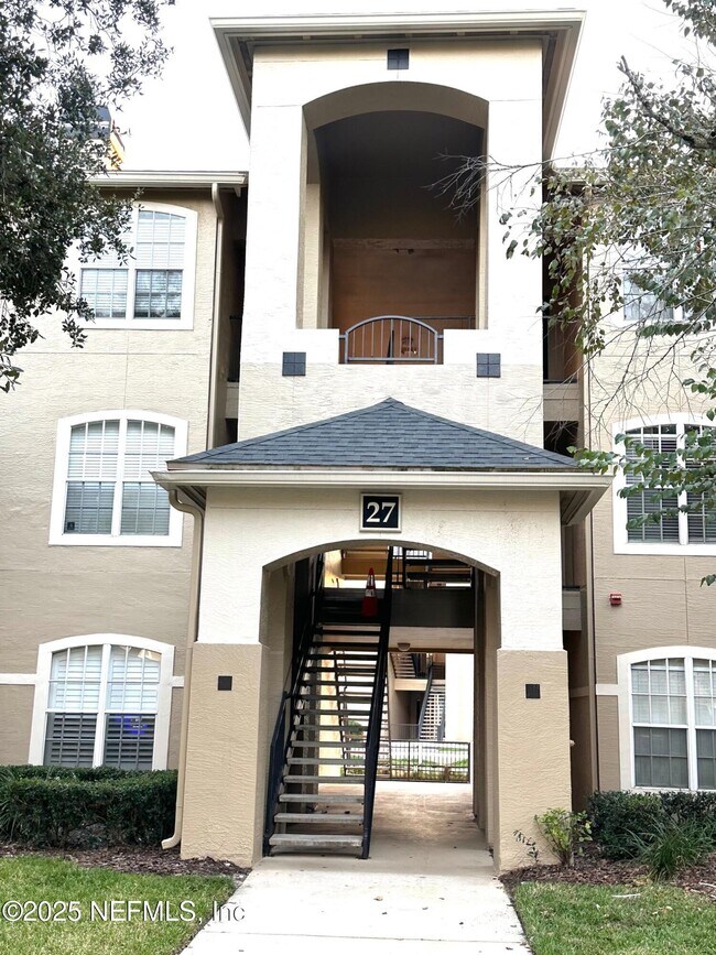 Building Photo - 1655 The Greens Way Unit 2725