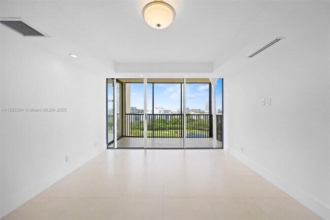 Photo - 20301 W Country Club Dr Unidad 1122