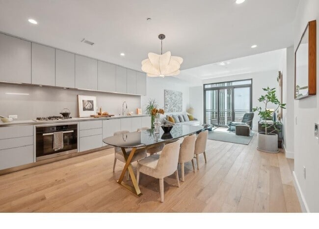 Building Photo - 1 Bristol Court Rental