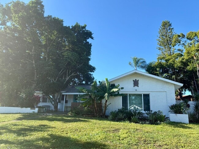 Photo - LAKE VIEW - NEVER FLOODED 4/3