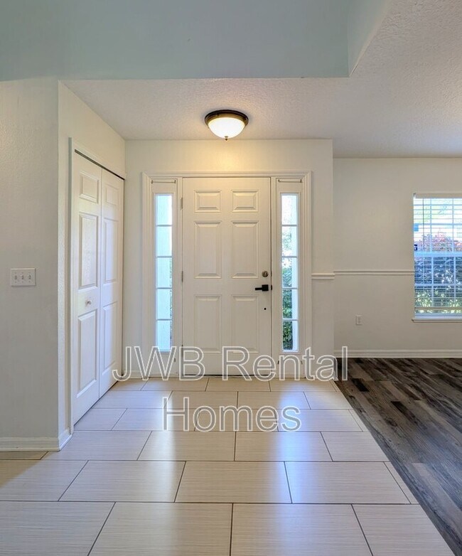 Photo - 5430 Shady Pine St S