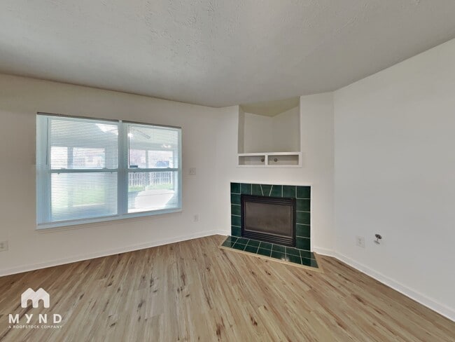 Photo - 1287 Constitution Dr