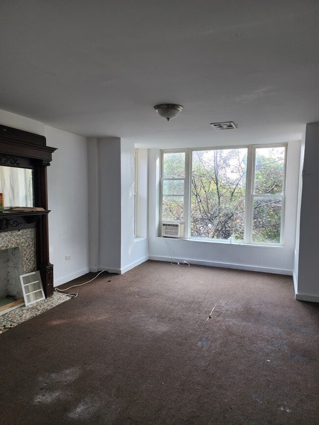 Building Photo - 101 S Comstock St Unit 1 Rental