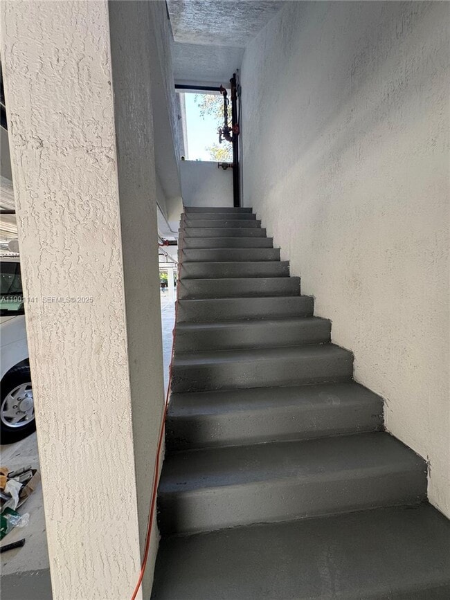 Photo - 147 NW 59th St Unidad 302