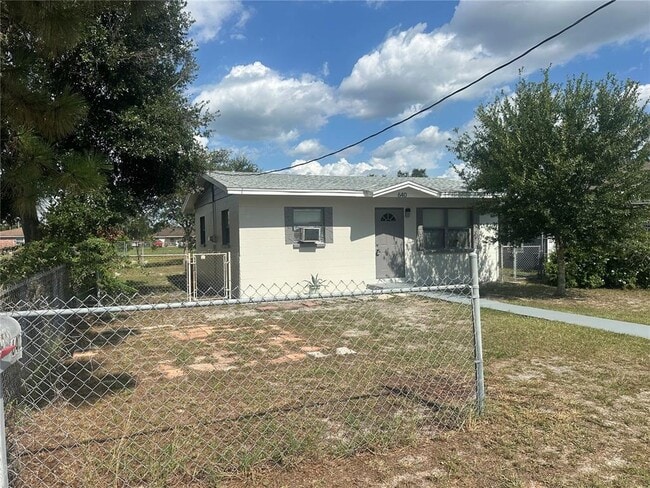 Photo - 640 N 8th St