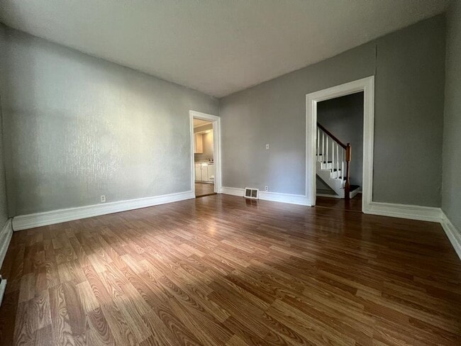 Photo - 415 E Broadway St Unidad 415 E. Broadway