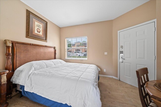 Photo - 8264 Mulligan Cir Unidad B