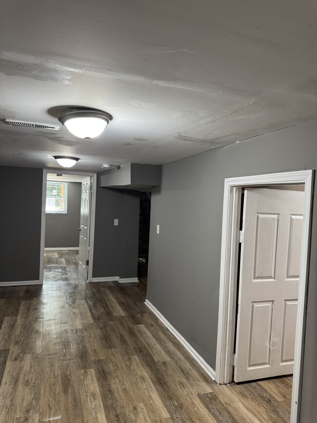 Building Photo - 1335 Yecker Ave