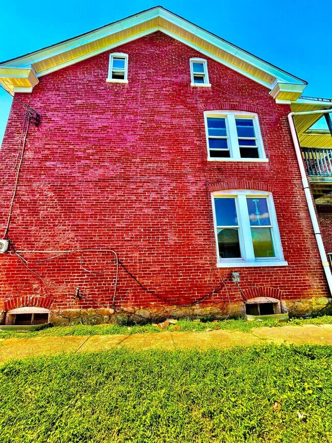 Photo - 48 Wayside Ave