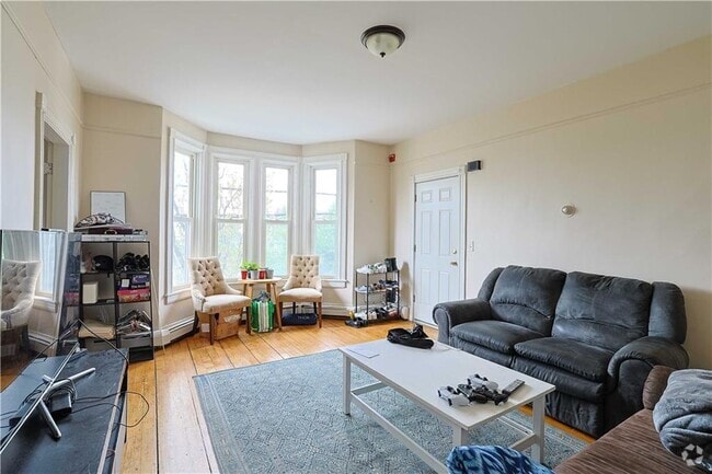 Building Photo - 440 Wickenden St Unit 2 Rental
