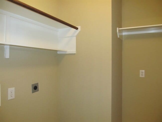 Building Photo - 2750 Hidden Spring Falls