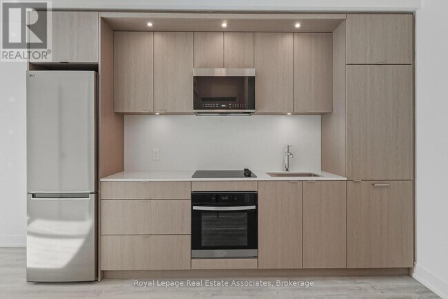 Photo - 60 Central Park Roadway Unité 1605