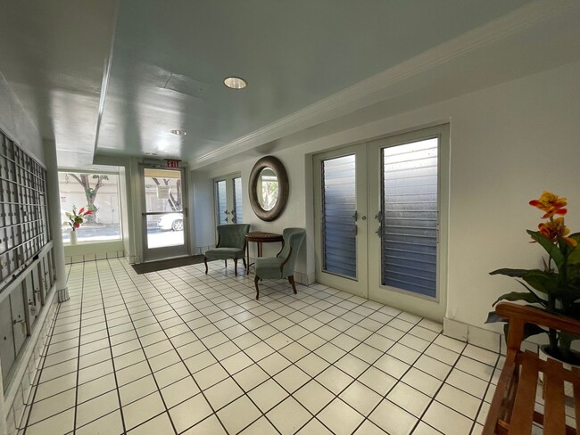 The Seashore Waikiki - The Seashore Waikiki Condo Unit 24