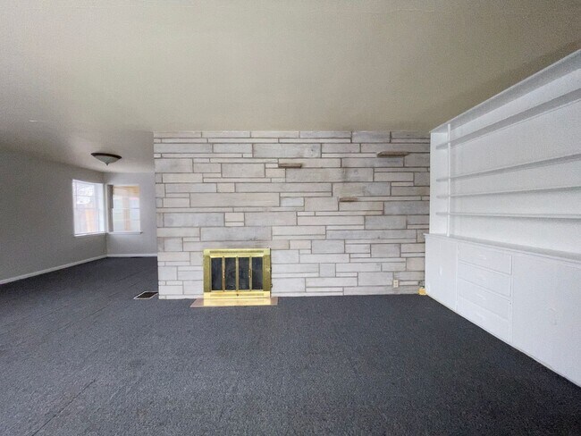 Photo - PRELEASING for AUGUST! Close to Campus Unit Apt A.