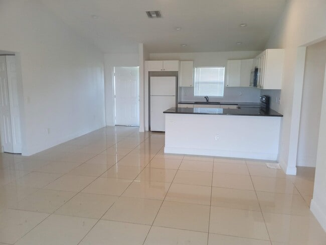 Photo - 9007 Meadow Cir