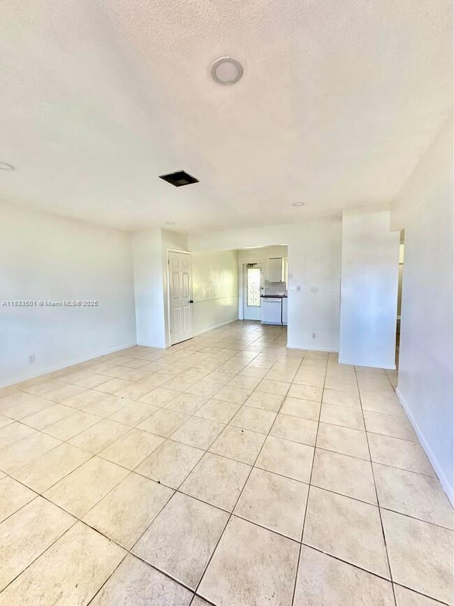 Photo - 2610 Hayes St