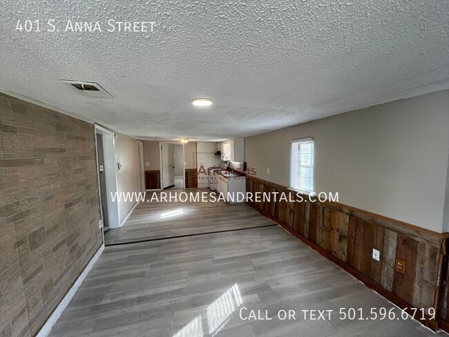 Photo - 401 S Anna St
