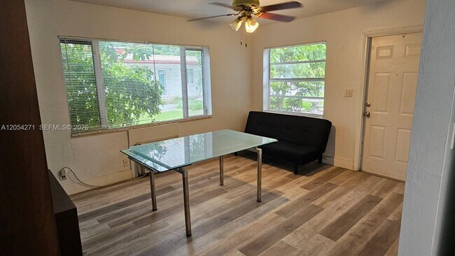 Photo - 808 NE 10th St Unit 3