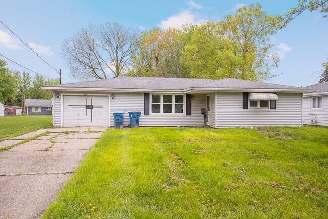 3 Bed/1 Bath Ranch! - 3 Bed/1 Bath Ranch! House