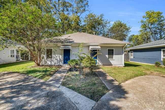 Building Photo - 305 Old West Point Rd Unit 305 Old West Point Rd #A