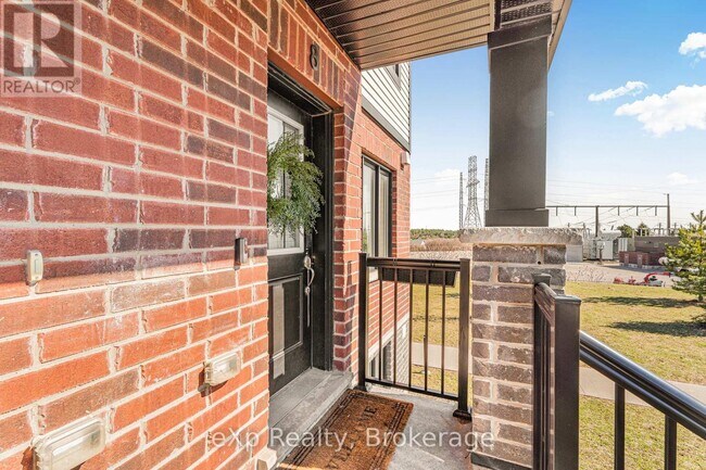 Photo - 160 Rochefort St.