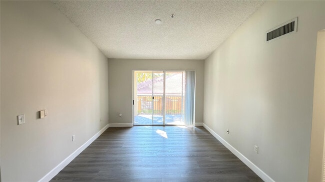 Photo - 8000 Nob Hl Rd Unit 202