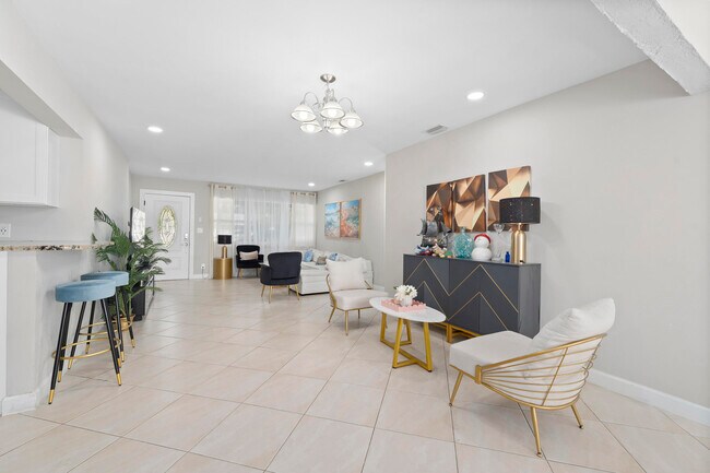 Photo - 250 NW 11th St