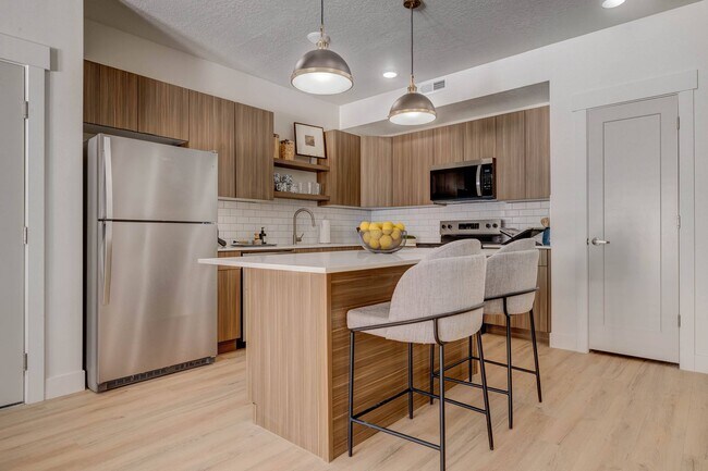 Photo - The Everly