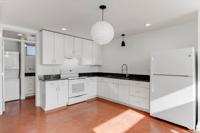 Photo - 200 Cornell Dr