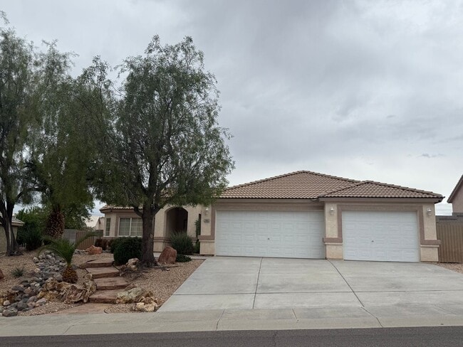 Photo - Beautifully Landscaped Home in Desert Foothills