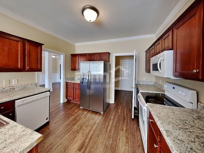 Photo - 636 Osborne Ln