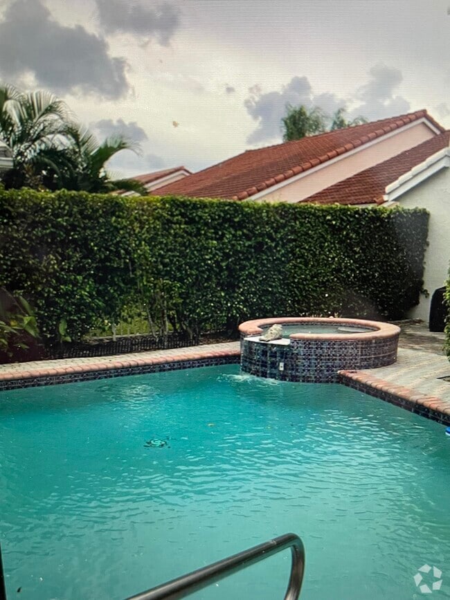 Building Photo - 17275 Ventana Dr Rental