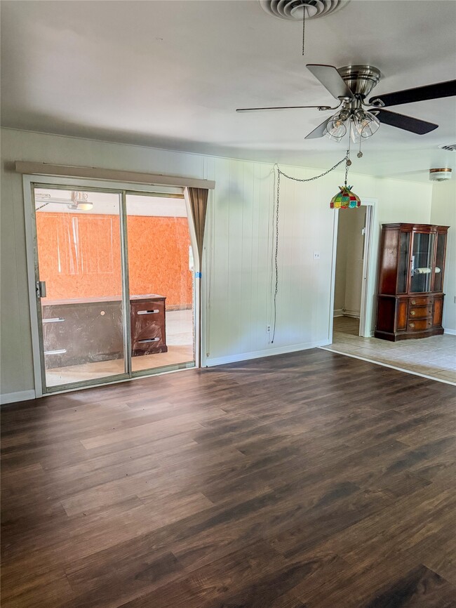 Photo - 109 Lakeway Dr