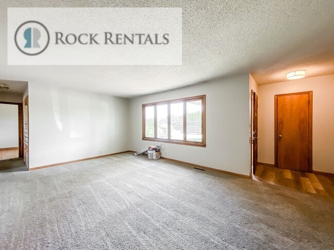 Photo - 3 Bed 1.5 Bath House in Convenient Location