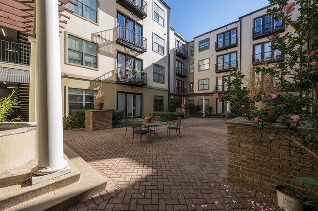 Photo - 5300 Peachtree Rd