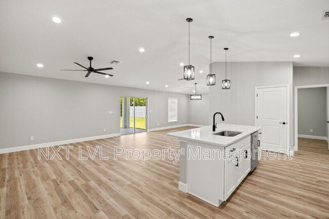 Photo - 213 NW 5th St