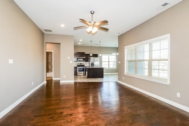 Photo - 90 Fairway Hills Dr