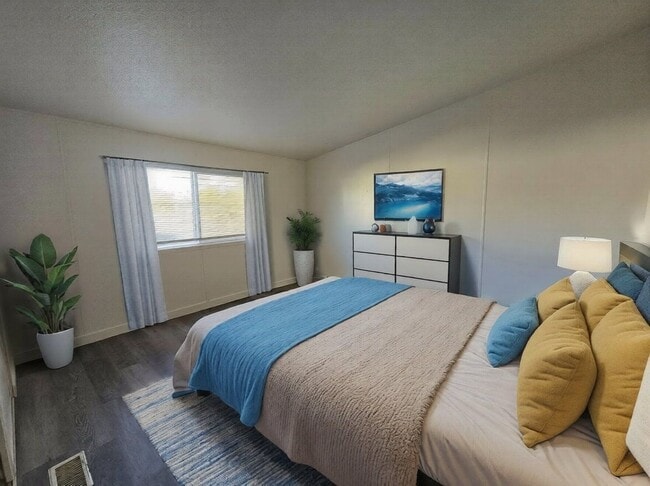 Photo - 210 Bobwhite St