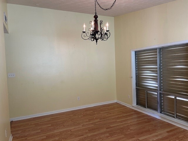 Photo - 325 Mackeral St