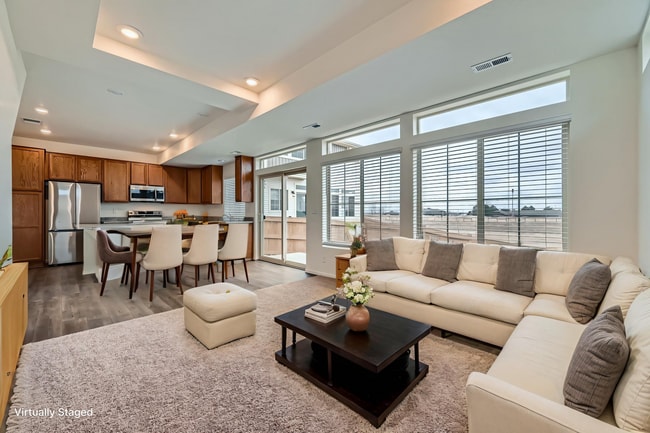 Building Photo - Updated 3-Bed Home with 2-Car Garage in Reunion Metro District