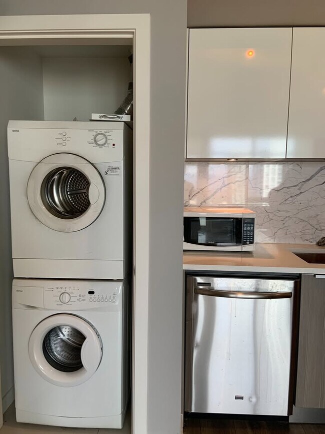 Photo - 6461 Telford Ave