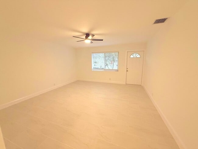 Photo - 626 Prosperity Farms Rd