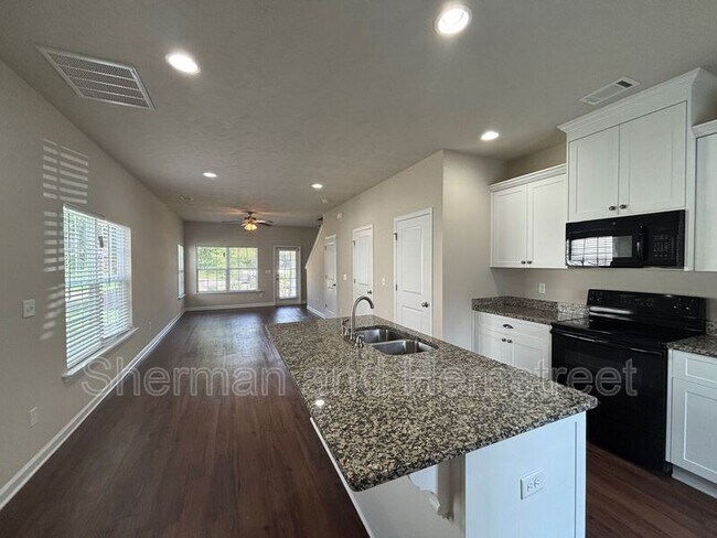 Photo - 404 Joiner Cir Unit 404