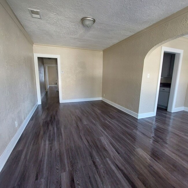 Photo - 929 Maple Dr