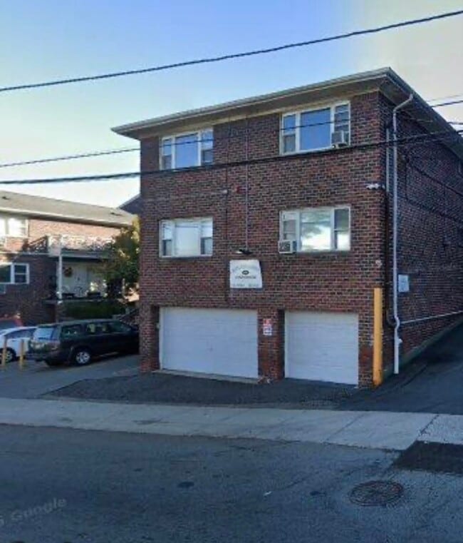 Building Photo - 455 Fairview Ave Unit 26