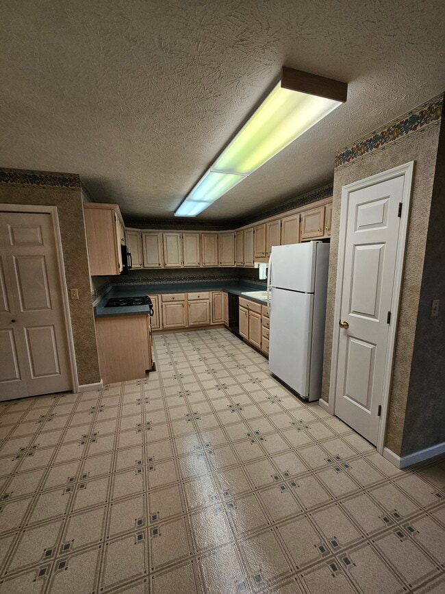 Photo - 39 Torchwood Ln Unit 39