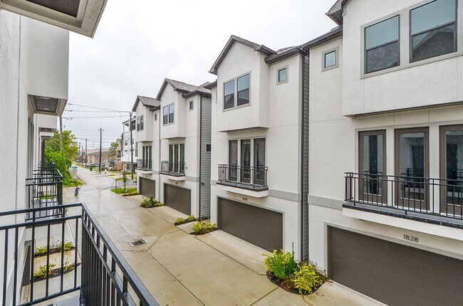 Photo - 1818 Bonner St